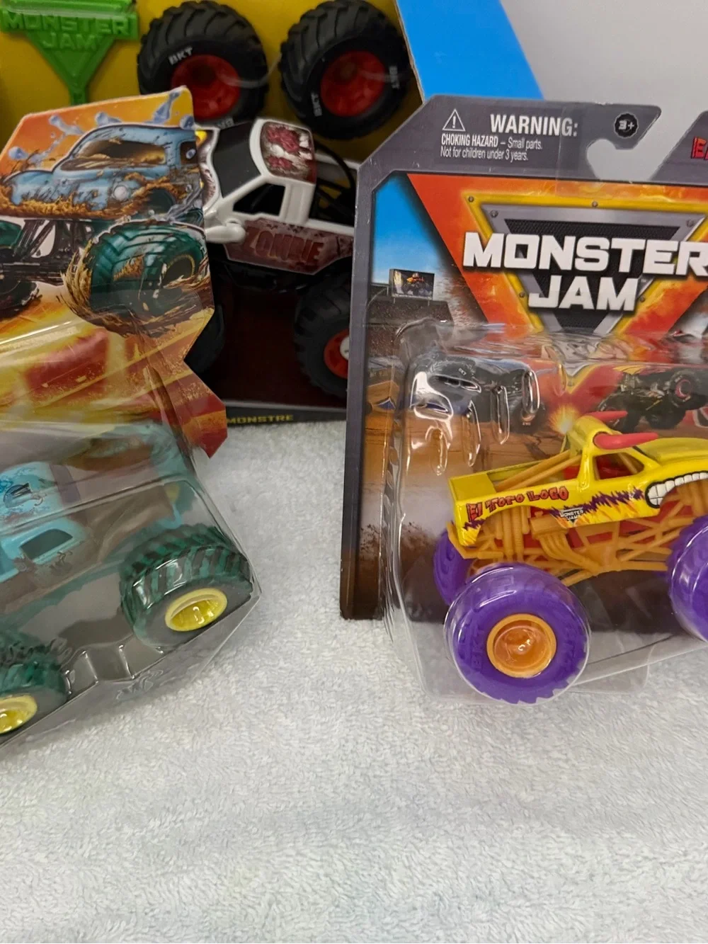 Monster Jam Toy Lot Grave Digger Mechanix Kit & Color Change 2-Pack New LOT OF 4